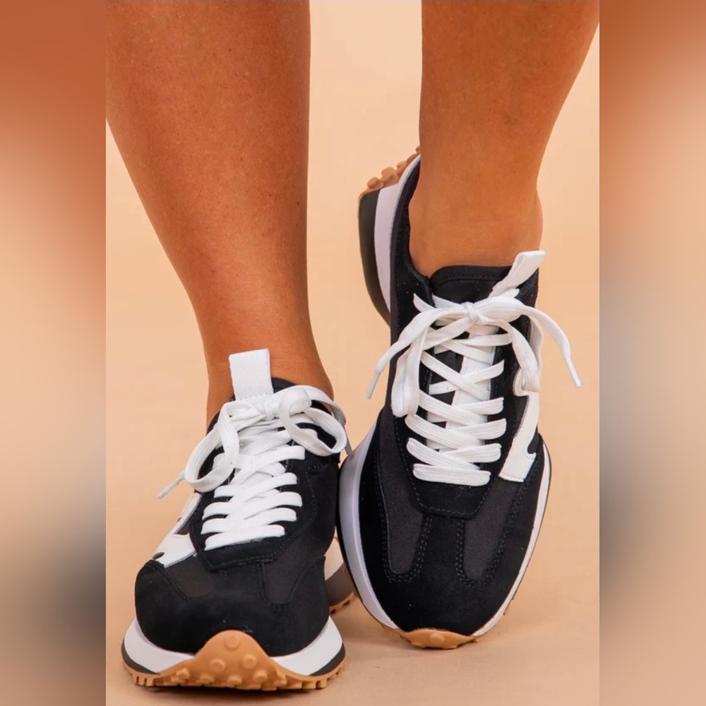 Steve Madden Womens Size 8 Kendrix Athletic Jogger Casual Fashion Sneakers Shoes